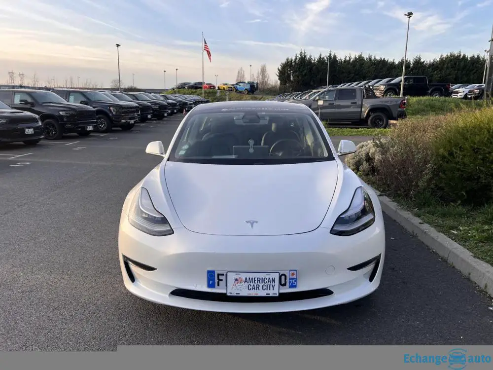 TESLA MODEL 3