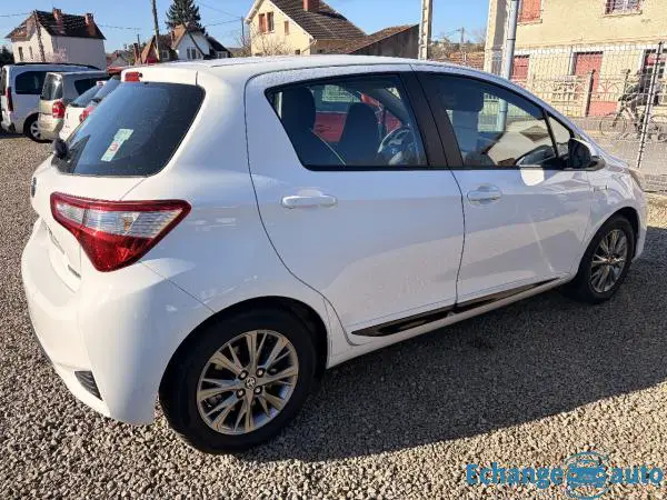 TOYOTA YARIS HYBRIDE 100h Dynamic