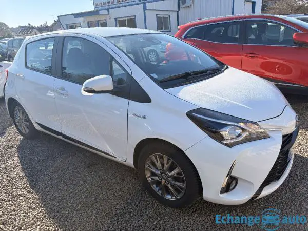 TOYOTA YARIS HYBRIDE 100h Dynamic