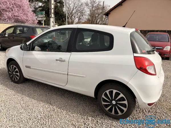 RENAULT CLIO III 1.2i 75ch Zen