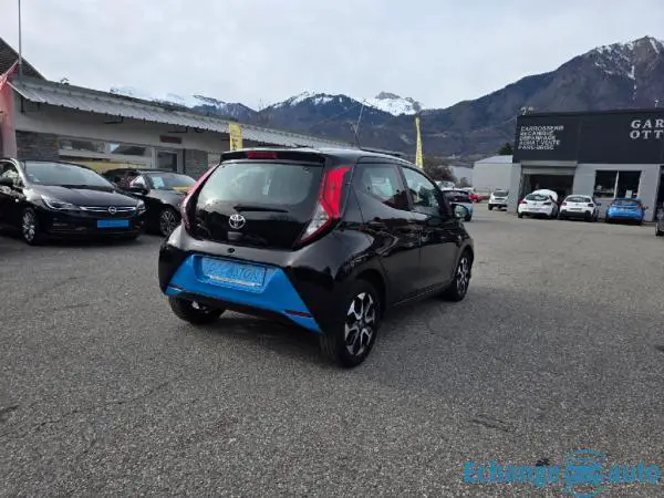 TOYOTA AYGO 1.0 VVT-i x-sport 60 000 km