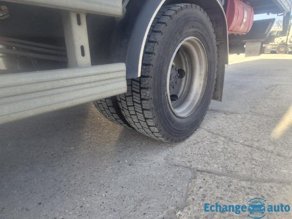 RENAULT D210 PORTEUR 12T HAYON 4X2 