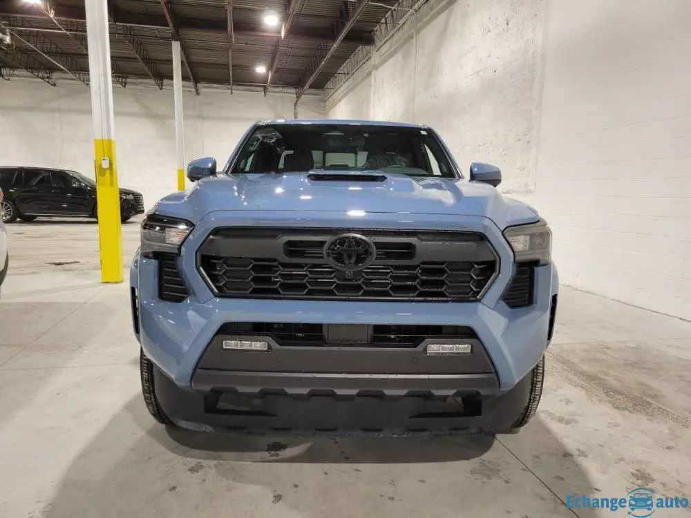 TOYOTA TACOMA