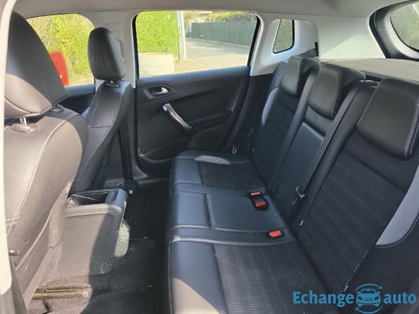 PEUGEOT 2008 1.6 BlueHDi 120ch SetS BVM6 Allure 