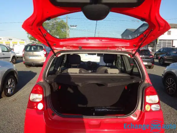 RENAULT TWINGO II 1.2i 60ch