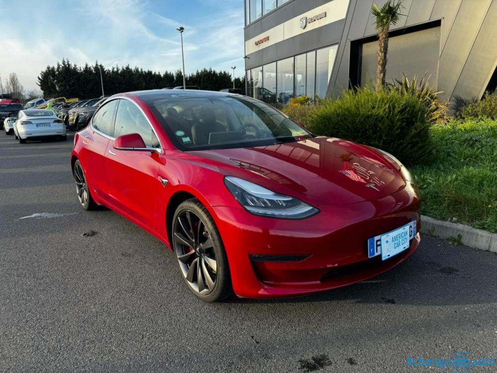 TESLA MODEL 3