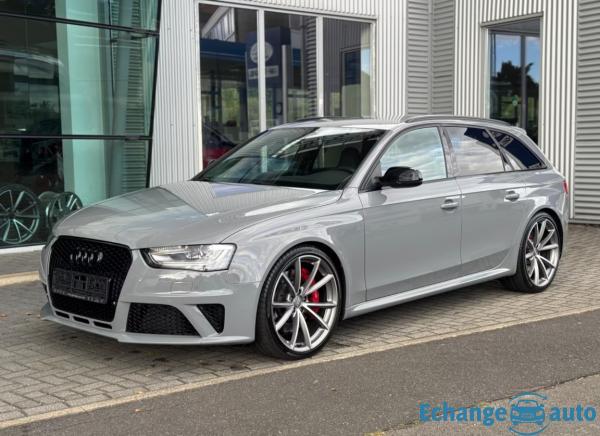 AUDI RS4 AVANT RS4 Avant V8 4.2 FSI 450 Quattro 