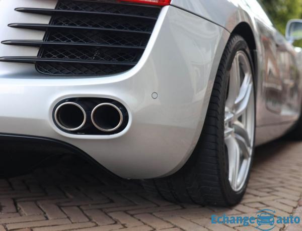 AUDI R8 R8 V8 4.2 FSI 420 Quattro R-Tronic