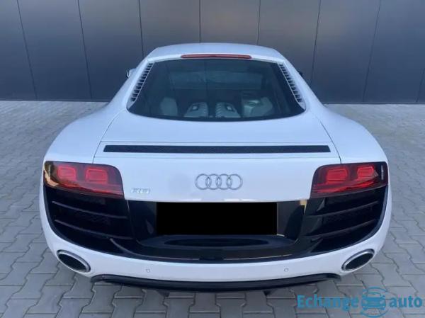 AUDI R8 R8 V10 5.2 FSI 525 Quattro R-Tronic
