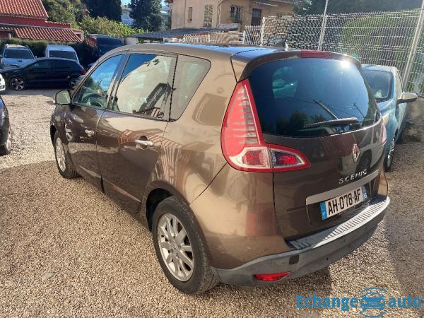 RENAULT SCENIC III 2.0 16v 140 CVT Privilège