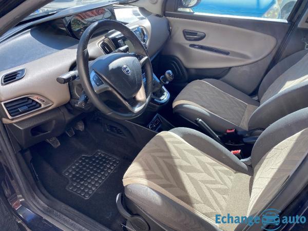 LANCIA YPSILON 1.2 8v 69 ch StopetStart Platinium