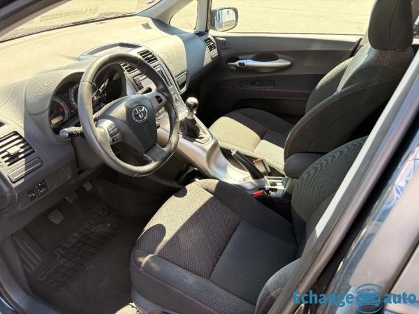 TOYOTA AURIS 126 D-4D Sportline