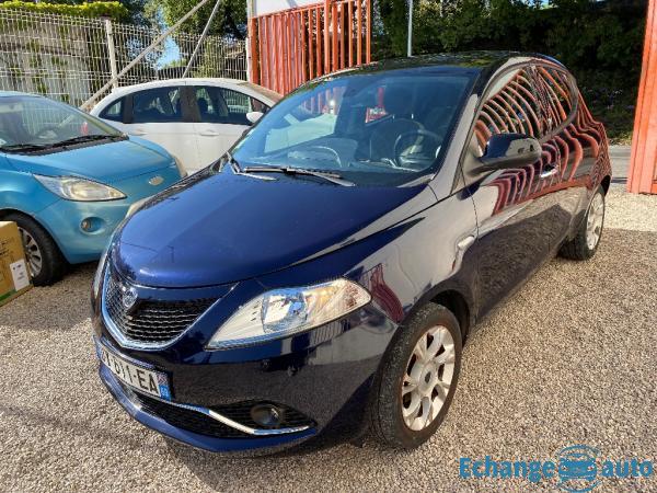 LANCIA YPSILON 1.2 8v 69 ch StopetStart Platinium