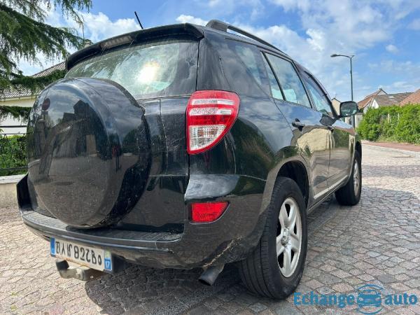 TOYOTA RAV4 150 D-4D 4WD Life edition 1er main