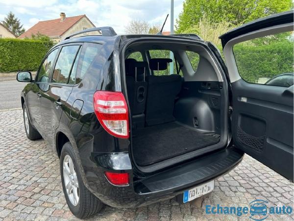 TOYOTA RAV4 150 D-4D 4WD Life edition 1er main