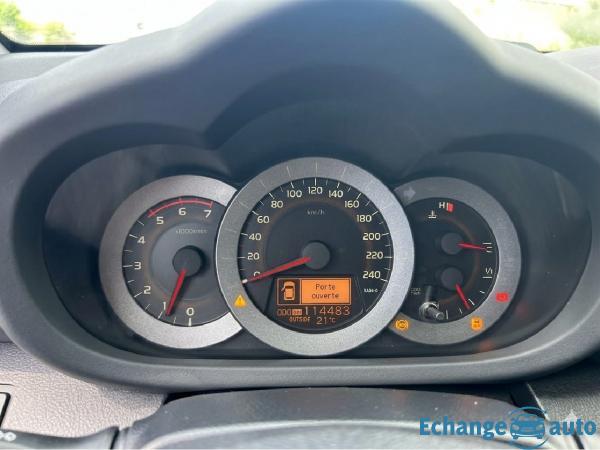 TOYOTA RAV4 150 D-4D 4WD Life edition 1er main