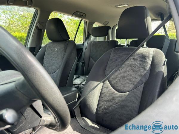 TOYOTA RAV4 150 D-4D 4WD Life edition 1er main