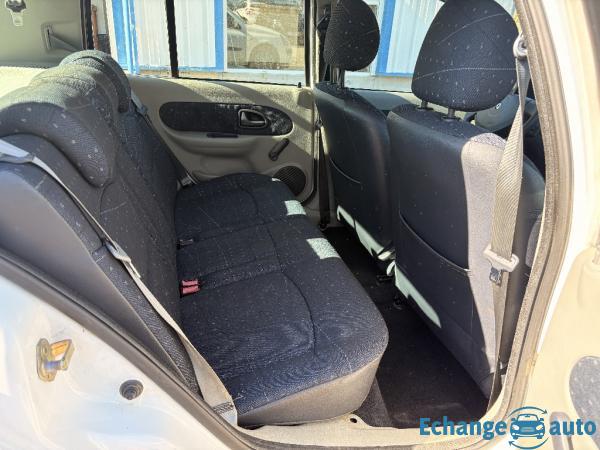 RENAULT CLIO II 1.4i 98ch Expression BVA
