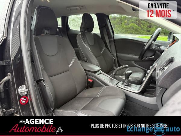 Volvo V40 D2 2.0 120 Ch 5 CYLINDRES MOMENTUM BUSINESS DISTRIBUTION 2024 / GARANTIE 12 MOIS