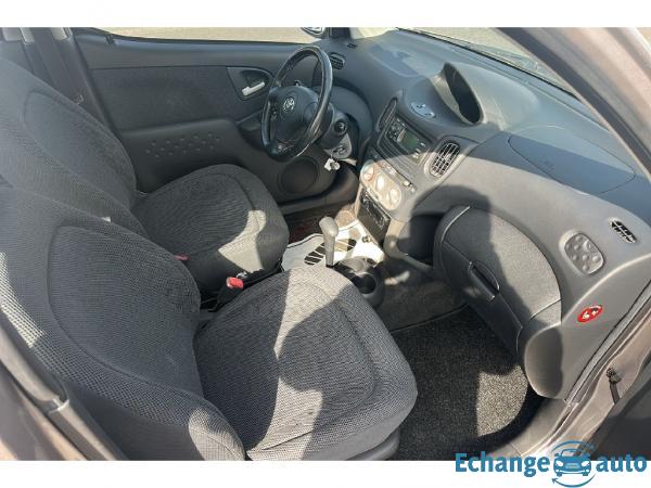 TOYOTA YARIS Verso 1.3 VVT-i Sol BVA