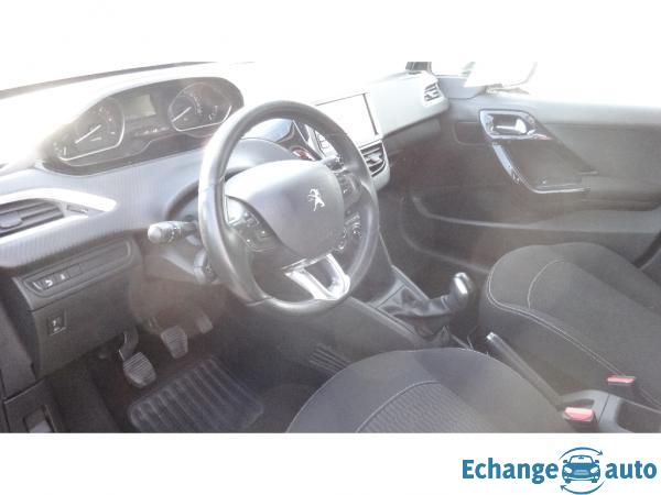 PEUGEOT 208 1.6 HDI 75ch Style