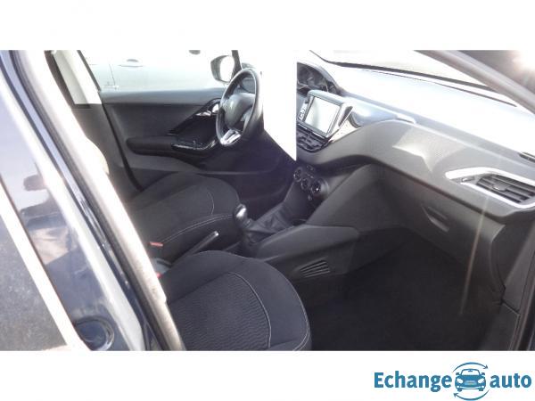 PEUGEOT 208 1.6 HDI 75ch Style