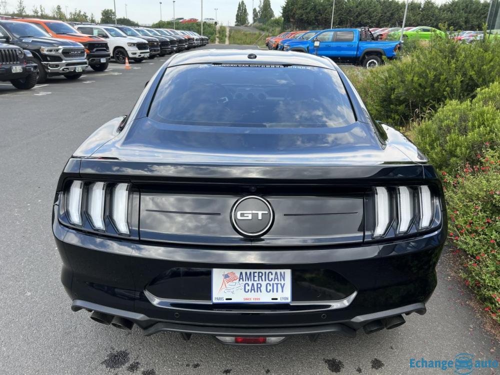 FORD MUSTANG