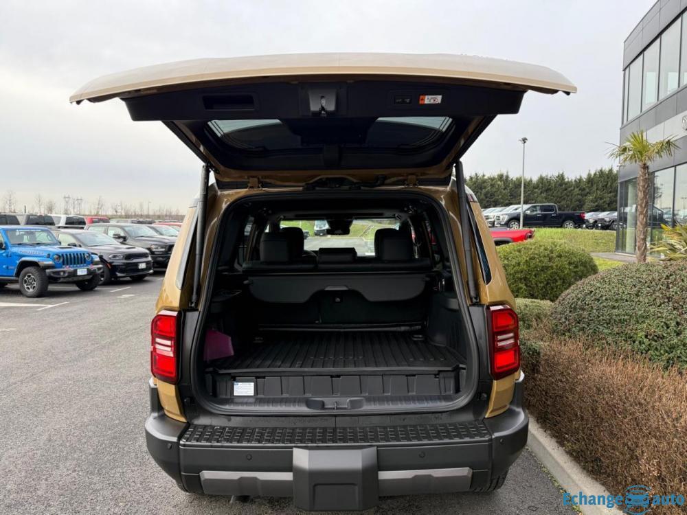 TOYOTA LAND CRUISER