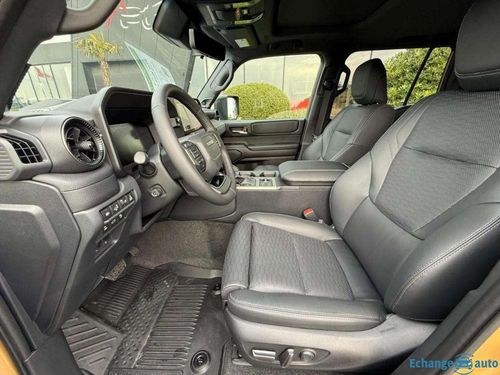TOYOTA LAND CRUISER