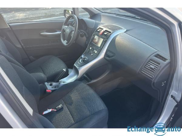 TOYOTA AURIS 1.8 Hybrid Life