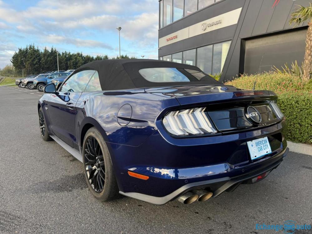 FORD MUSTANG