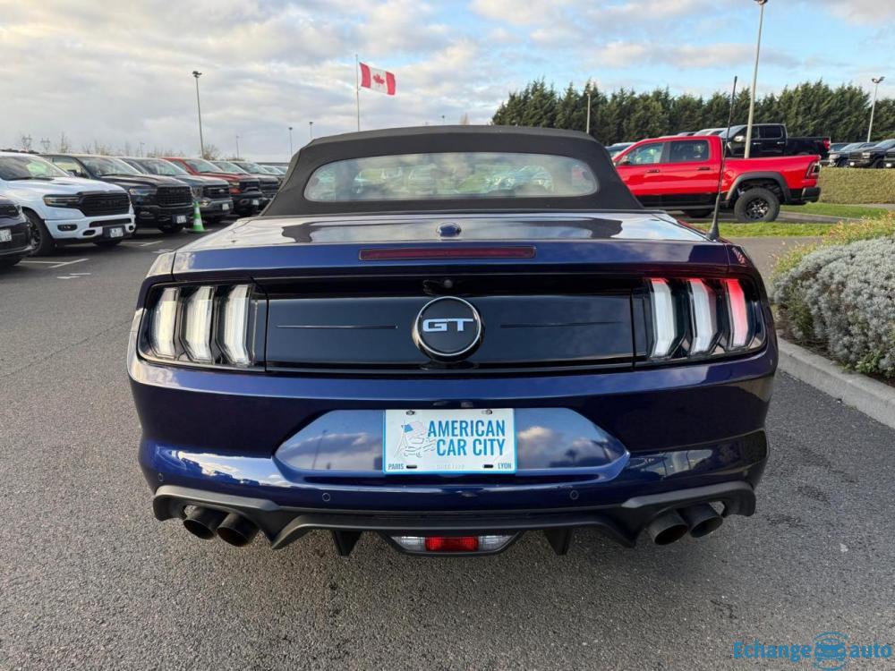 FORD MUSTANG