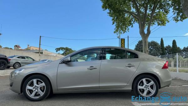 VOLVO S60 S60 2.4 D5  205 ch AWD Summum Geartronic 