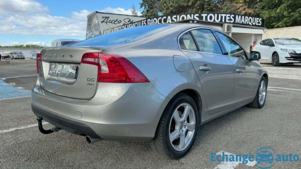 VOLVO S60 S60 2.4 D5  205 ch AWD Summum Geartronic 