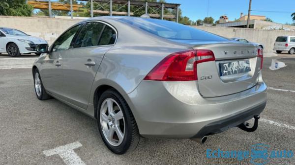 VOLVO S60 S60 2.4 D5  205 ch AWD Summum Geartronic 