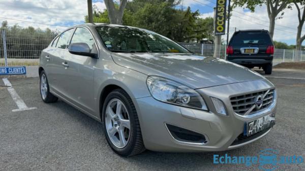 VOLVO S60 S60 2.4 D5  205 ch AWD Summum Geartronic 