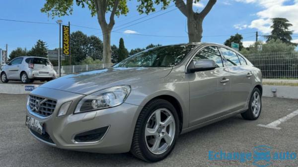 VOLVO S60 S60 2.4 D5  205 ch AWD Summum Geartronic 