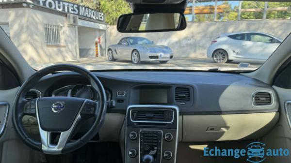 VOLVO V60 D4 163 ch Summum