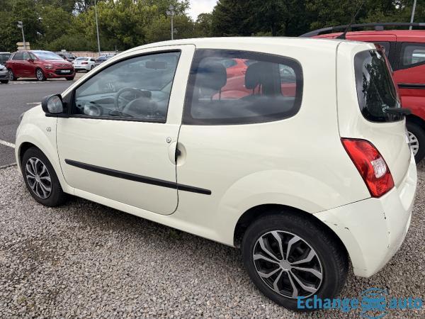 RENAULT TWINGO II 1.2i 75ch Authentique