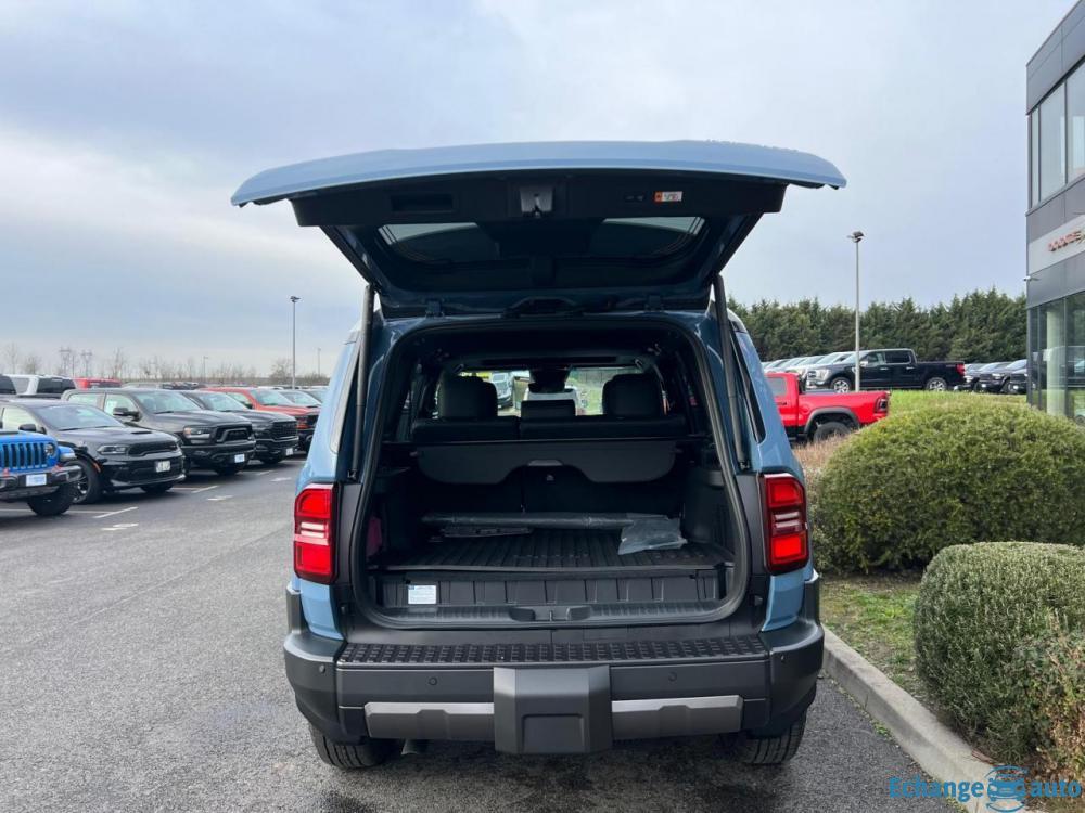 TOYOTA LAND CRUISER
