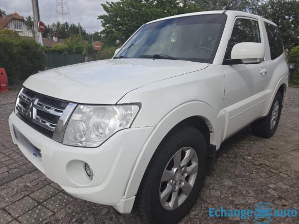 MITSUBISHI PAJERO  Court 3.2 DI-D 200cv 