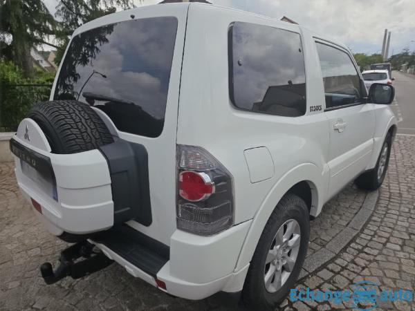 MITSUBISHI PAJERO  Court 3.2 DI-D 200cv 