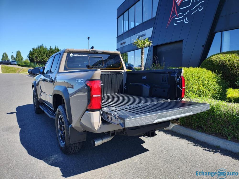 TOYOTA TACOMA