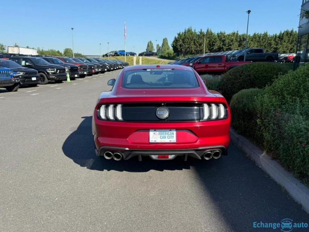 FORD MUSTANG