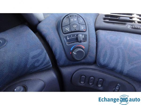 RENAULT ESPACE 3 V6 24V 194CH AUTOMATIQUE