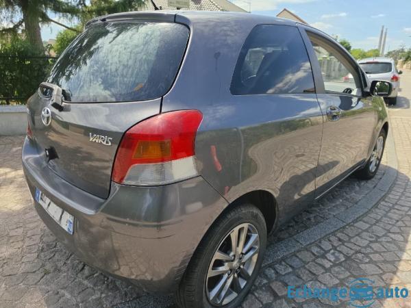 TOYOTA YARIS 100 VVT-i Confort Stop et Start 