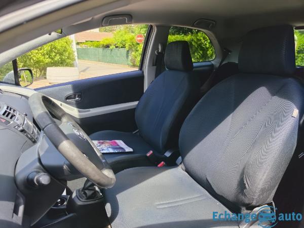 TOYOTA YARIS 100 VVT-i Confort Stop et Start 