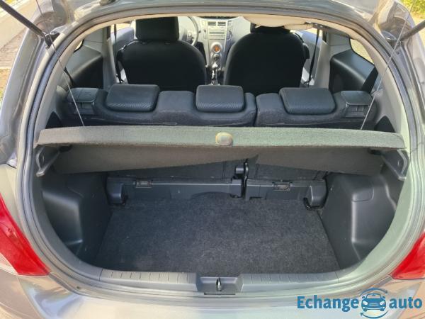 TOYOTA YARIS 100 VVT-i Confort Stop et Start 