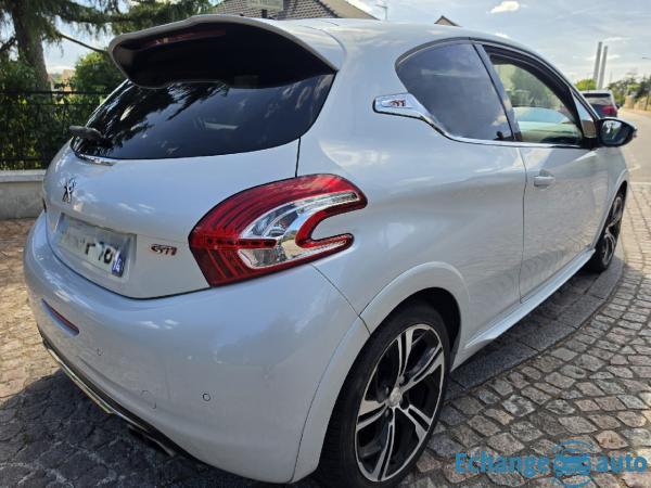 PEUGEOT 208 1.6 THP 200ch BVM6 GTi 