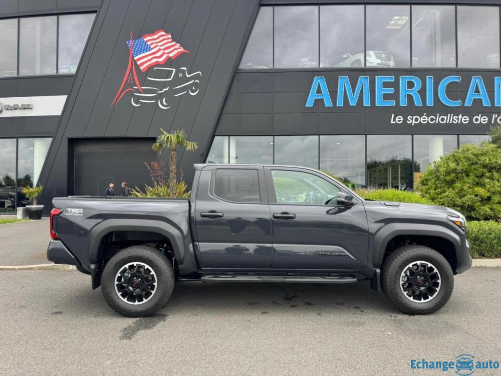 TOYOTA TACOMA